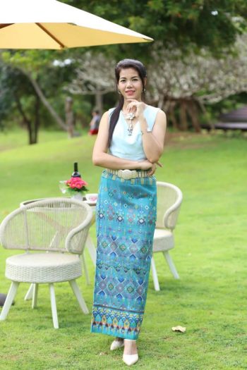 ผ้าซิ่นไหมแพรวา  ผลงานของคุณชอุ่ม ตินะโส