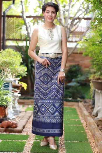 ผ้าซิ่นไหมแพรวาลายโบราณ ของกลุ่มโสภารักษ์